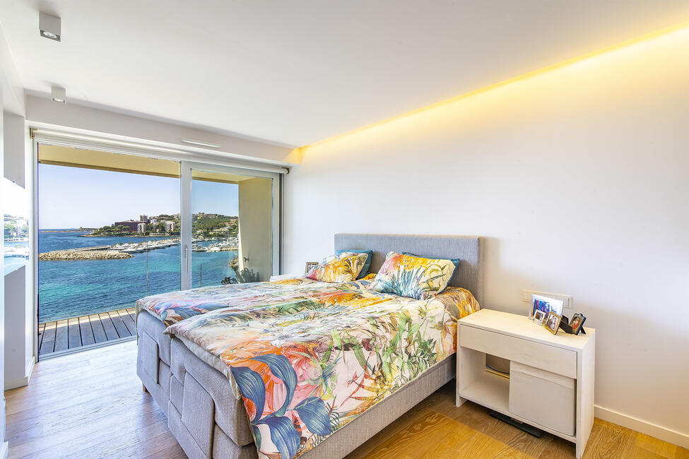 Apartment in 1. Meereslinie mit privatem Meerzugang in San Agustín