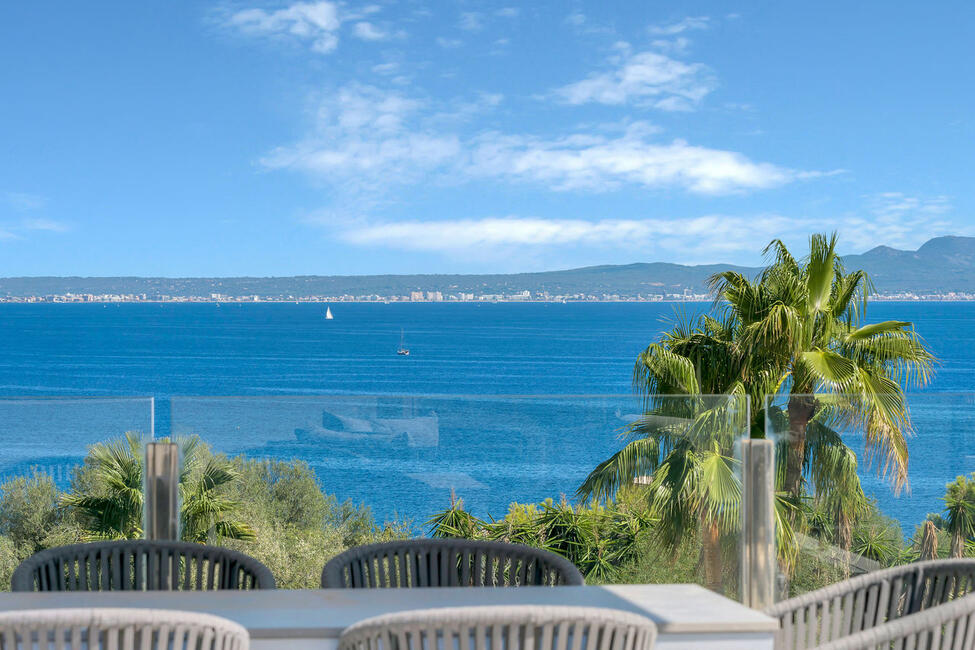 Villa in 2. Meereslinie mit fantastischem Meerblick in Sol de Mallorca