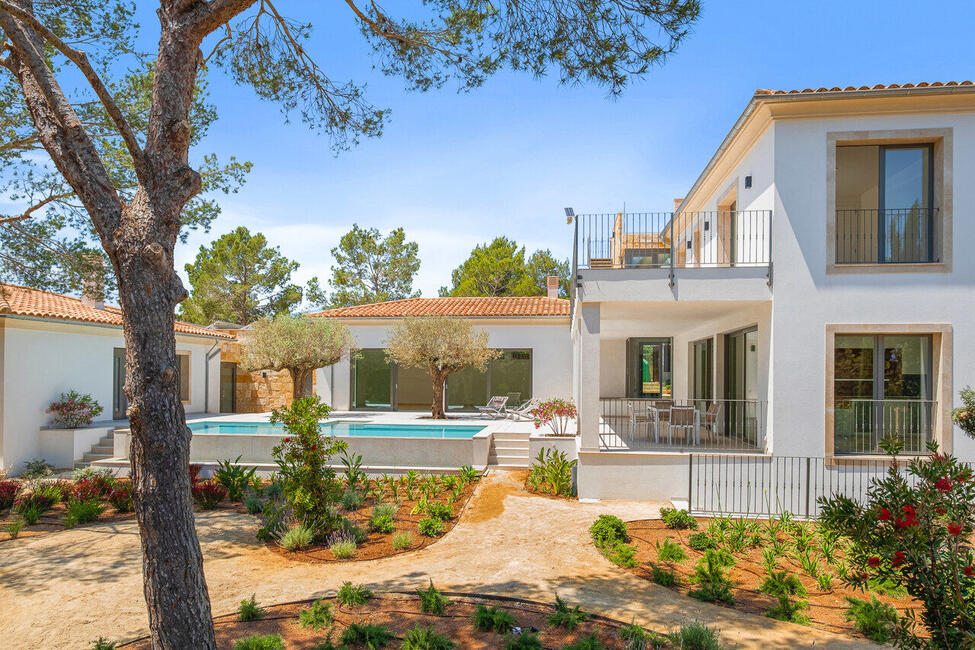 Hübsche Neubau-Villa mit Pool und Teilmeerblick in Sol de Mallorca
