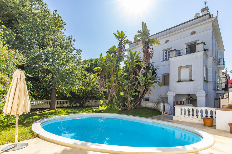 Renovated manor house with sea views and pool at the foot of Bellver Castle in Palma