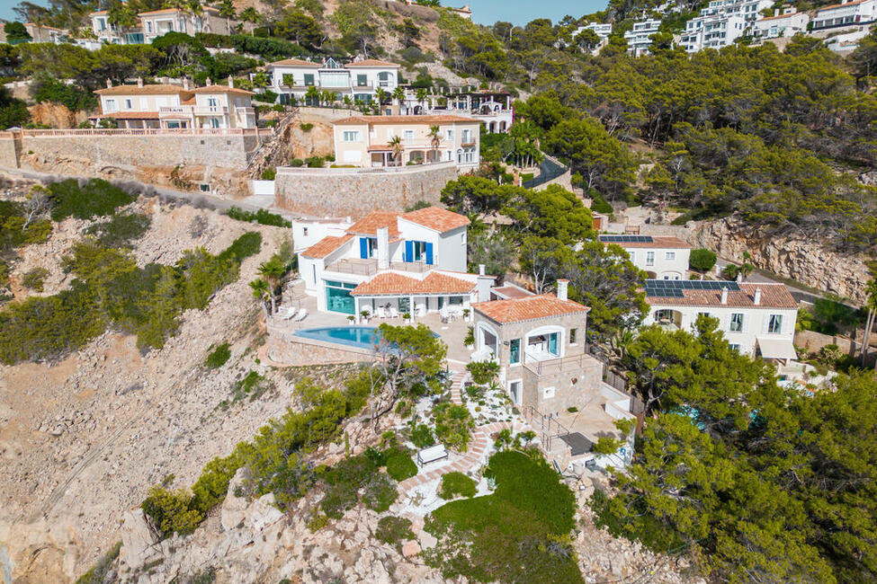 Idyllisch gelegene Villa mit Pool und herrlichem Meerblick in Puerto Andratx