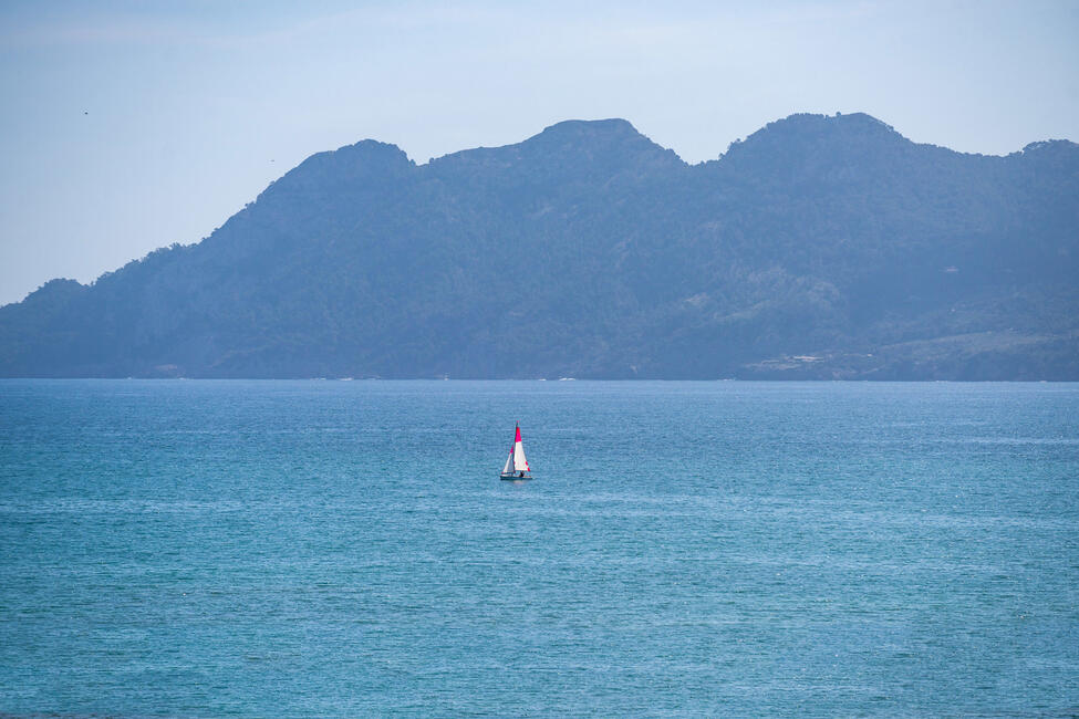 Ático dúplex en 1ª línea de mar con licencia de vacaciones en Puerto Pollensa