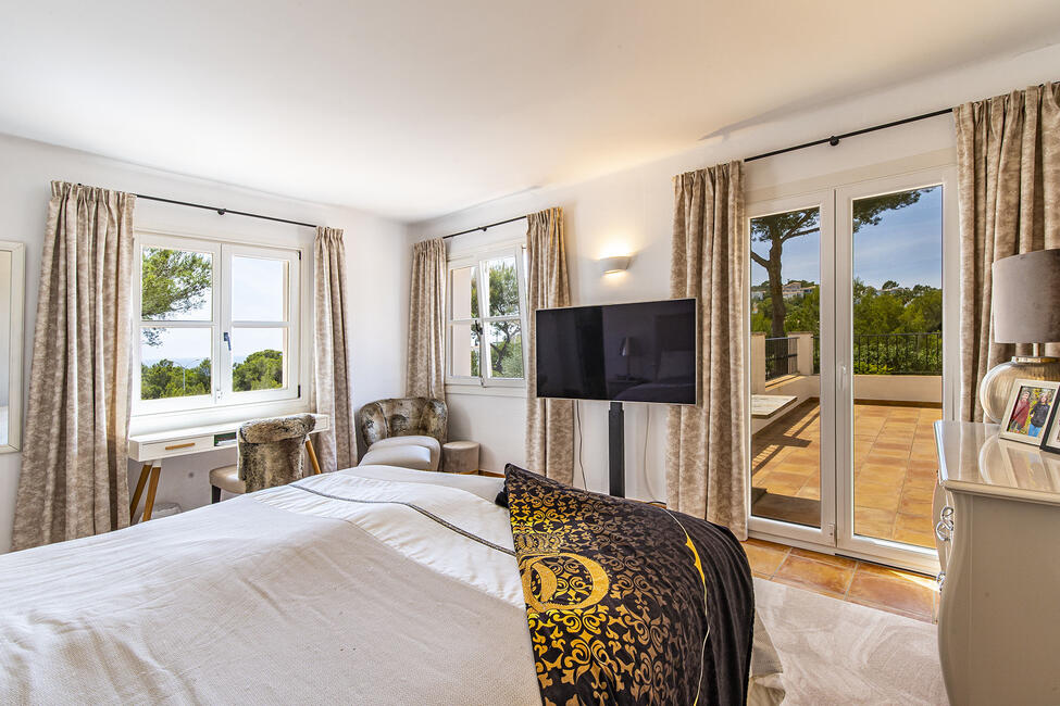 Sonnige Villa mit herrlichem Garten und Pool in Santa Ponsa