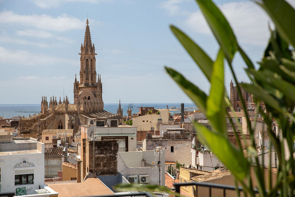 Spektakuläres Duplex-Penthouse mit Dachterrasse und Pool in Palmas Altstadt