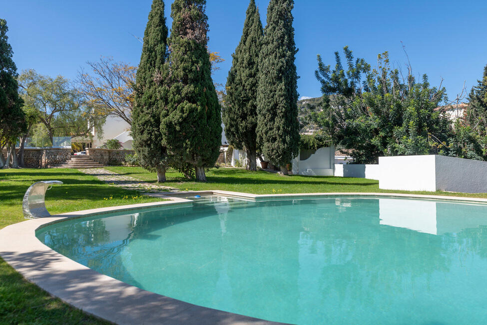 Preciosa casa señorial con piscina rodeada de exuberante naturaleza en Génova