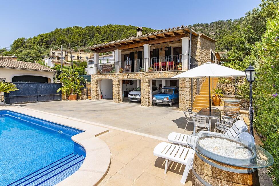 Chalet rústico con piscina de agua salada y jardín en Alaró