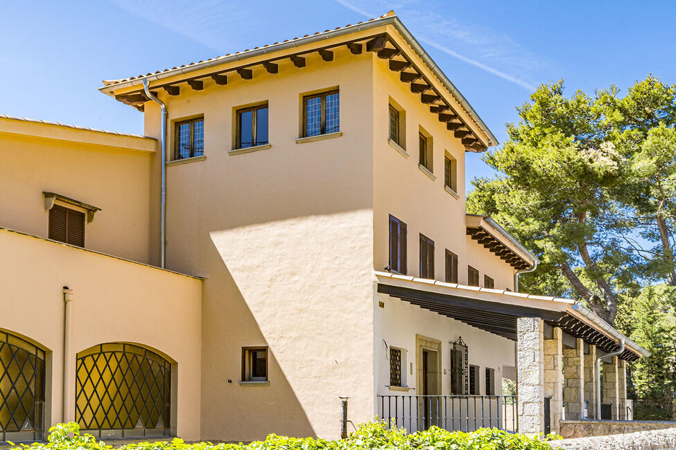 Casa señorial reformada con casa de invitados y gran zona de piscina en Valldemossa