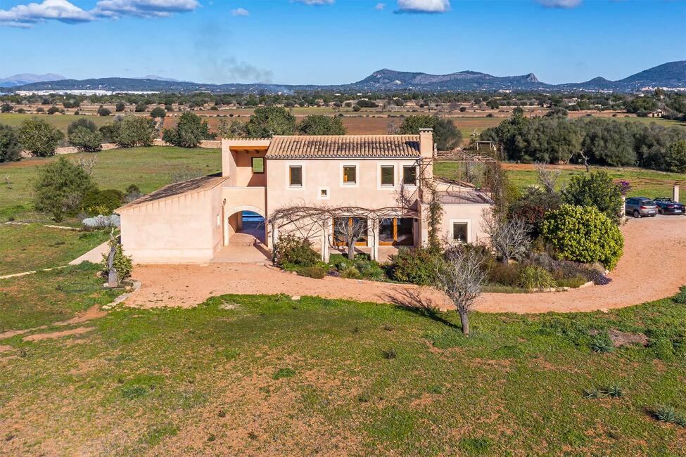 Ökologisch nachhaltige Finca mit Ferienvermietungslizenz in Llucmajor
