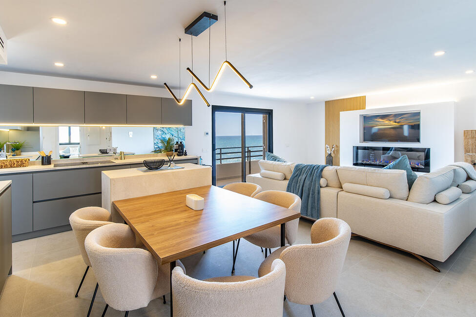 Top renoviertes Penthouse in 1. Meereslinie in Cala Gamba
