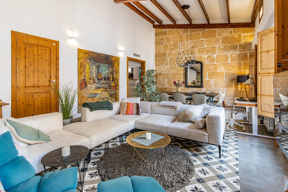 Stylish old town penthouse with roof terrace and garage in Palma