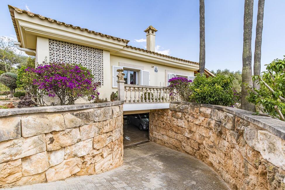 Villa im mallorquinischen Stil mit Pool und Meerblick in Pòrtol