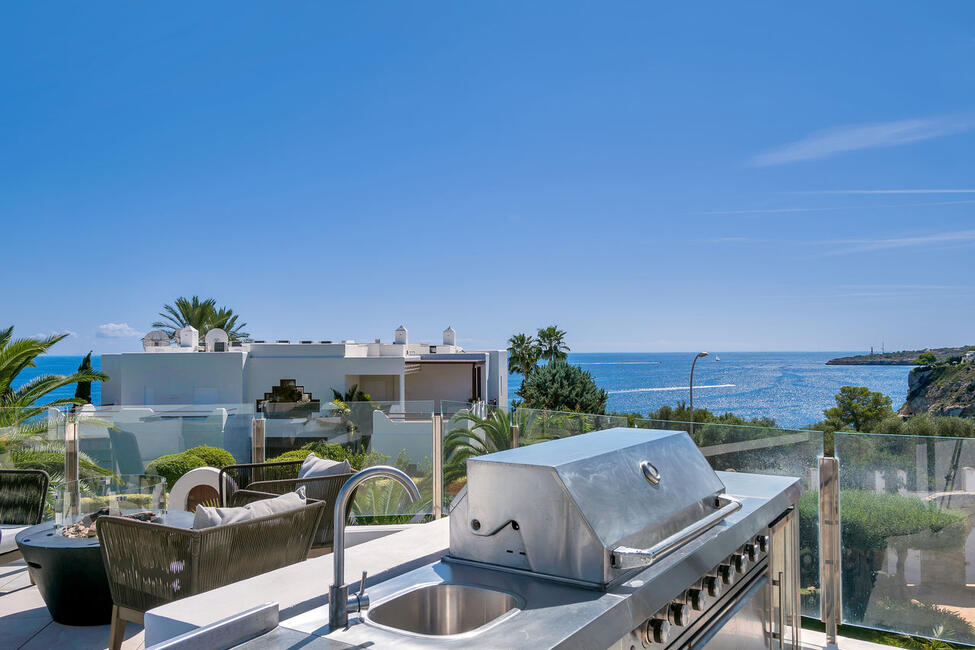 Villa in 2. Meereslinie mit fantastischem Meerblick in Sol de Mallorca