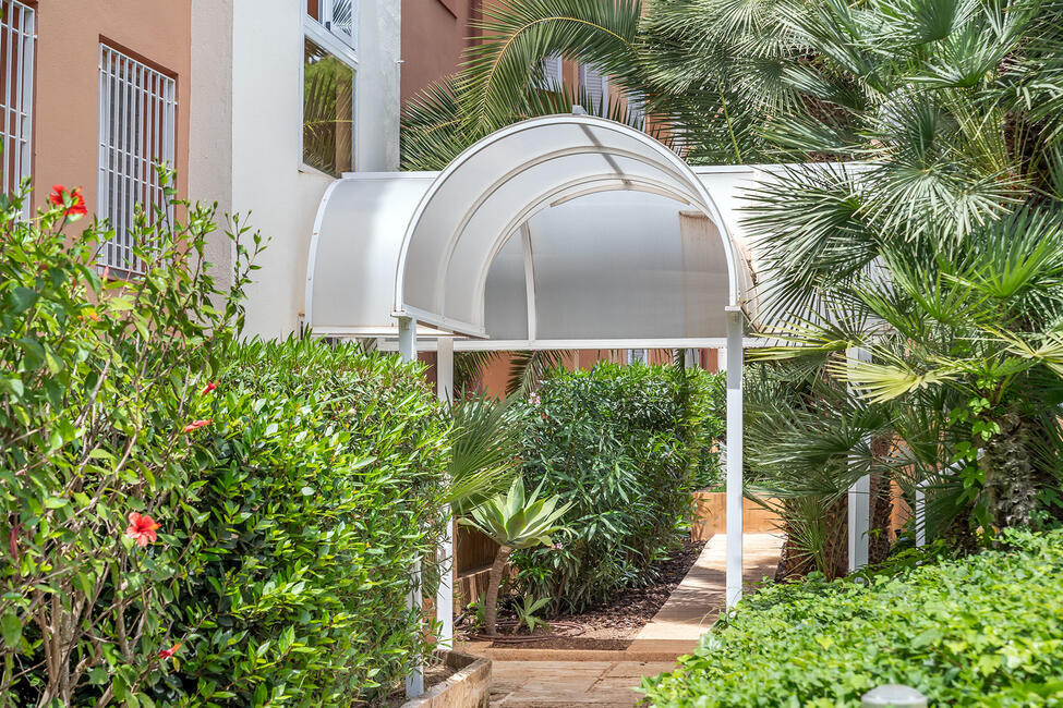 Schönes Apartment mit Gemeinschaftspool neben dem Golfplatz in Bendinat