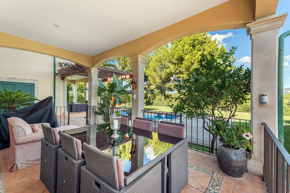 Charmante Villa mit Pool und Teilmeerblick in Strandnähe in Cala Vinyas
