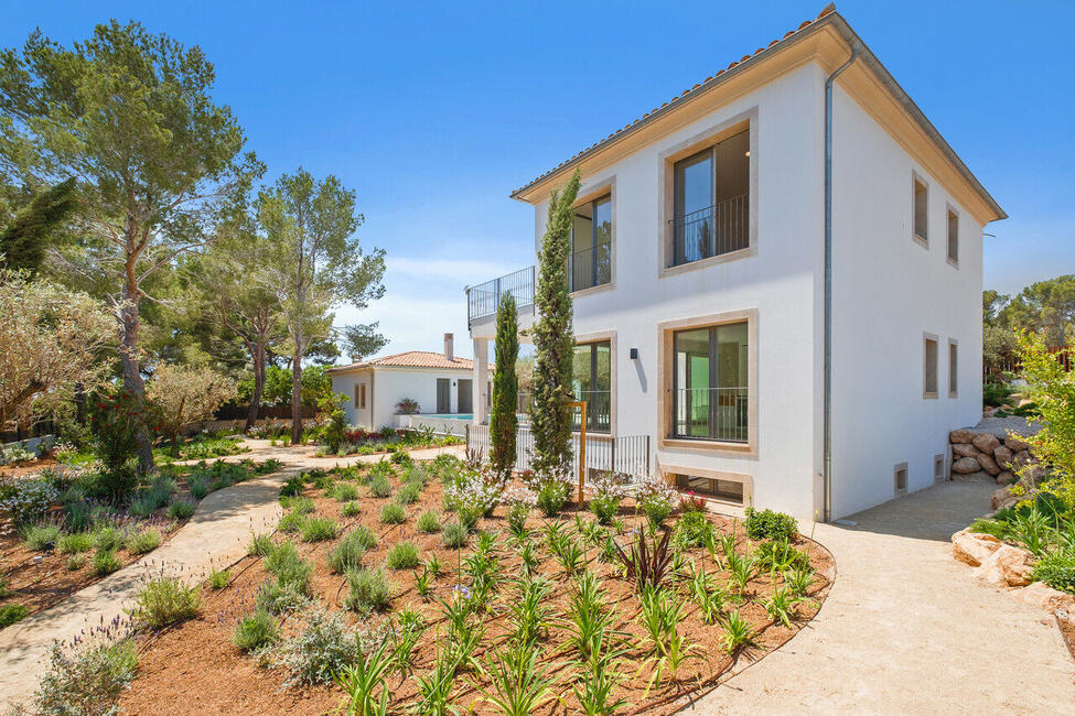 Hübsche Neubau-Villa mit Pool und Teilmeerblick in Sol de Mallorca