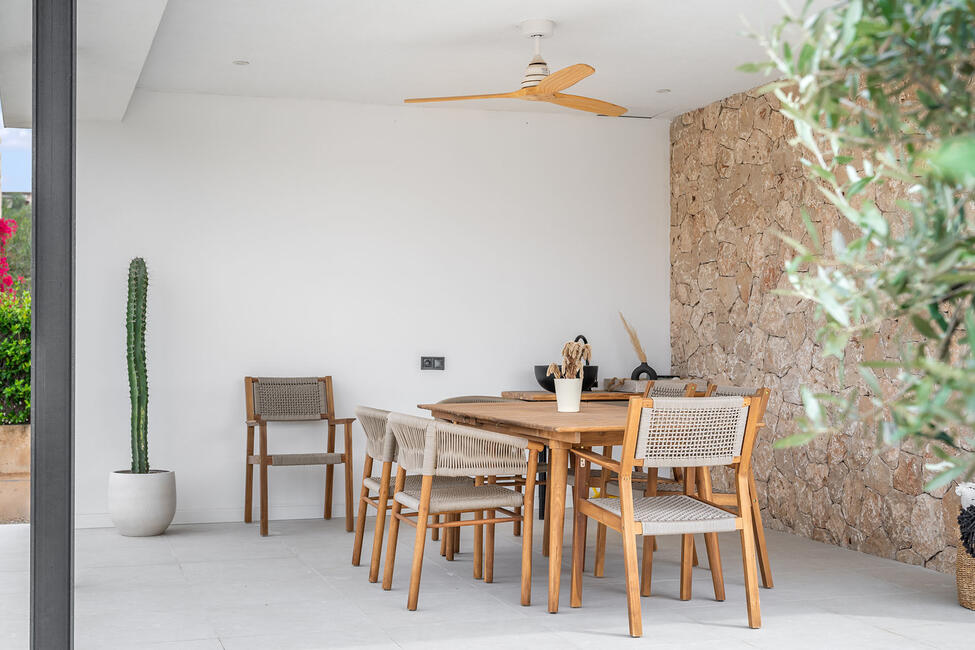 Attraktive Neubau-Villa mit Pool und Weitblick in Sa Cabaneta