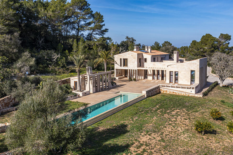 Unique finca with pool and mountain views in Cas Concos Des Cavaller