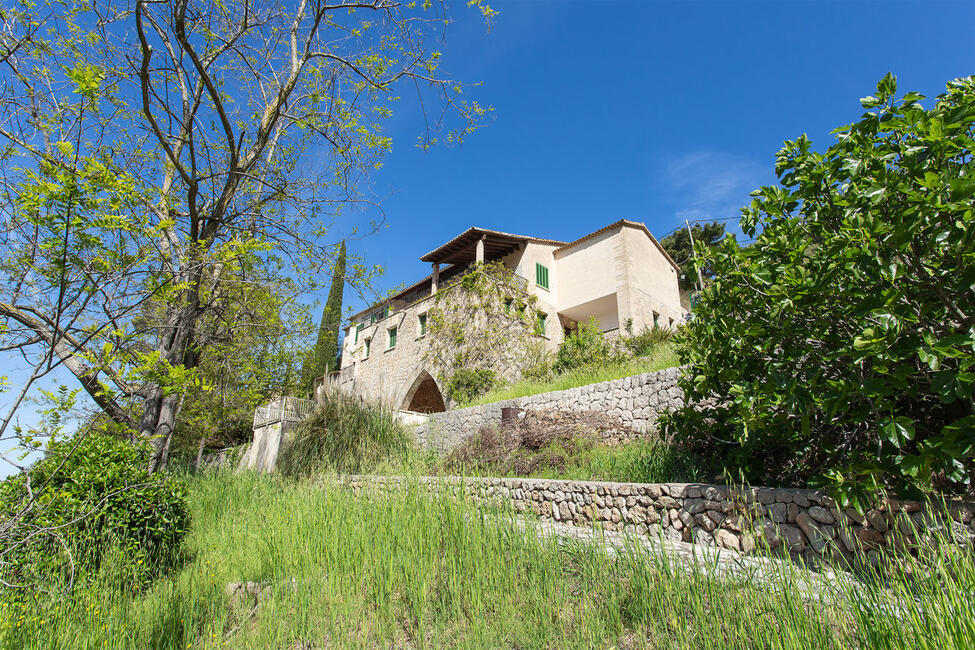 Manor house with vacation license, pool and tennis court in Valldemossa