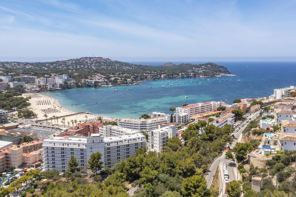Luxuriöse Neubau-Villa mit Pool und Meerblick in Santa Ponsa