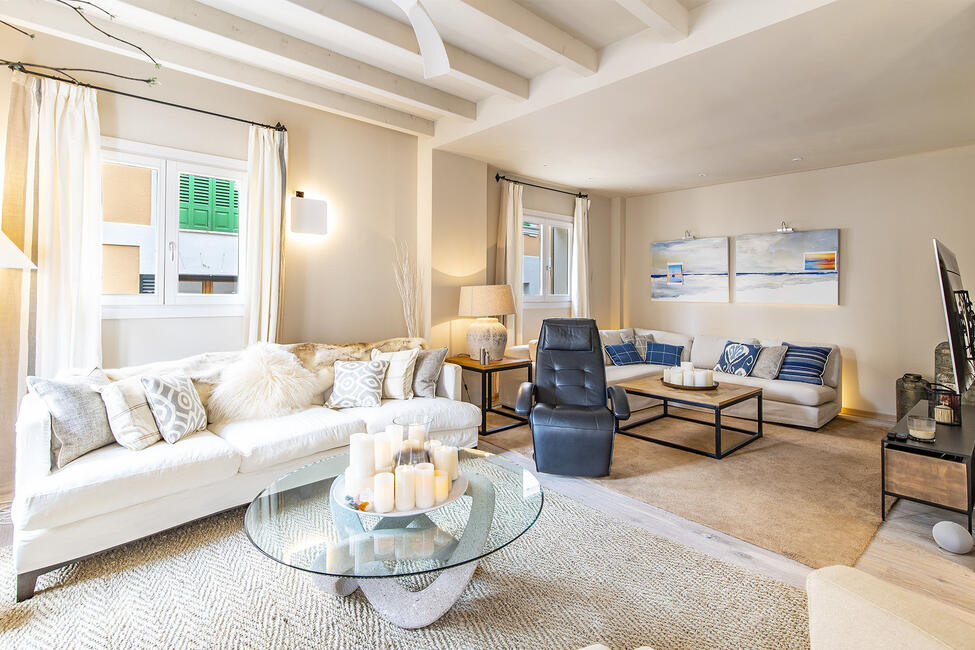 Luxury townhouse with roof terrace and pool in Palma's old town