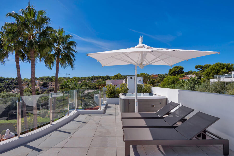 Villa in 2. Meereslinie mit fantastischem Meerblick in Sol de Mallorca