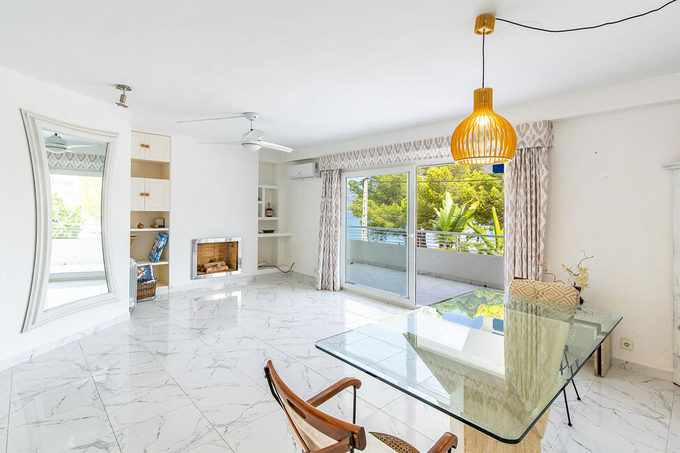 Attraktives Apartment mit Gemeinschaftspool in 1. Meereslinie von Santa Ponsa
