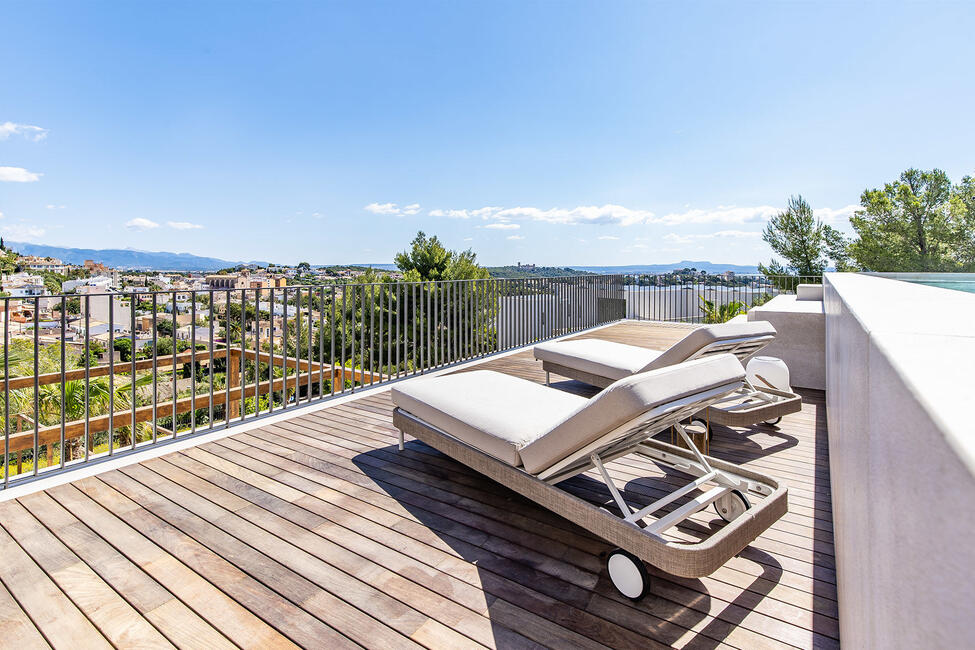 Exklusive Neubau-Villa mit zwei Pools und Blick ins Grüne in Génova, Palma