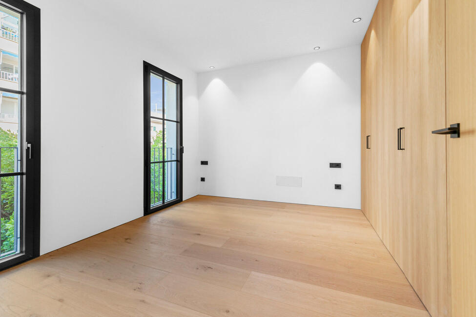 Neubau-Stadthaus mit Pool, Garage und traumhaftem Meerblick in Palma