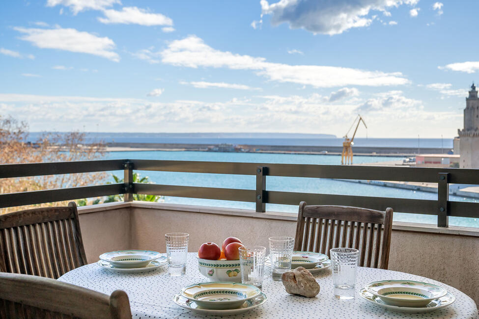 Attraktives Apartment mit Meerblick in der Nähe des Porto Pi in Palma