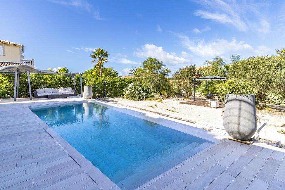 Moderne Villa mit Pool und Ferienvermietungslizenz in Sa Torre