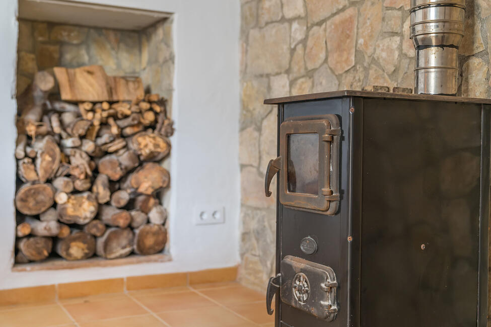 Chic casa de pueblo con licencia de alquiler de vacaciones y patio con piscina en Capdepera