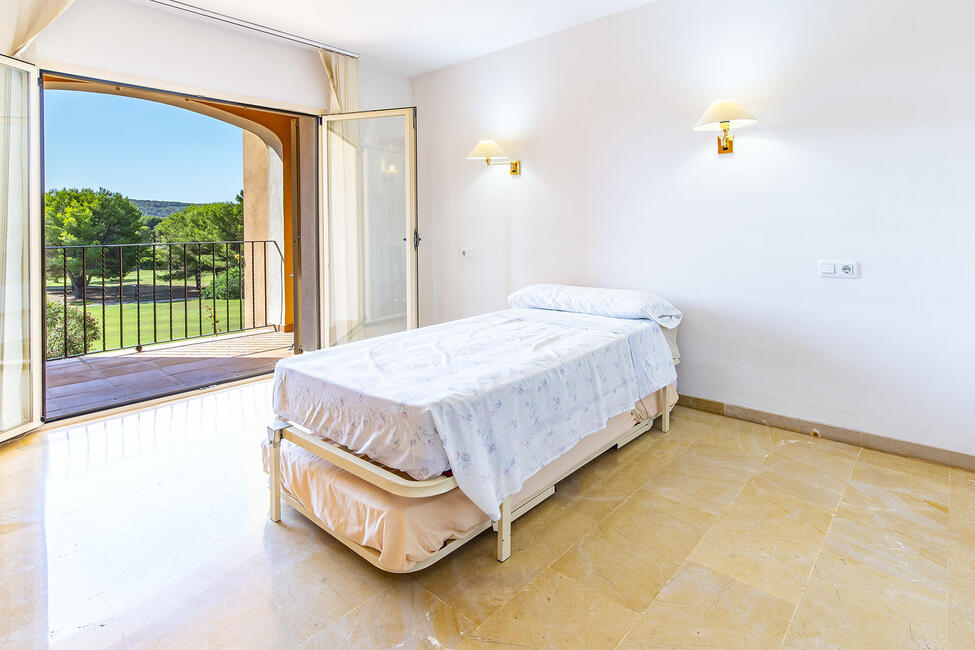 Elegant apartment overlooking the golf course in Santa Ponsa