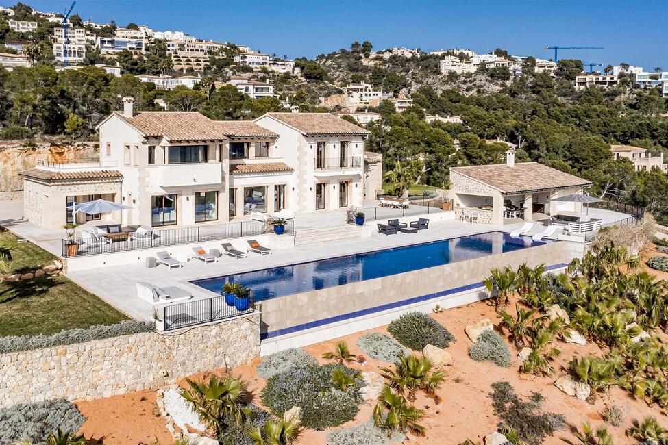 Spectacular finca with sensational sea and mountain views in Puerto Andratx