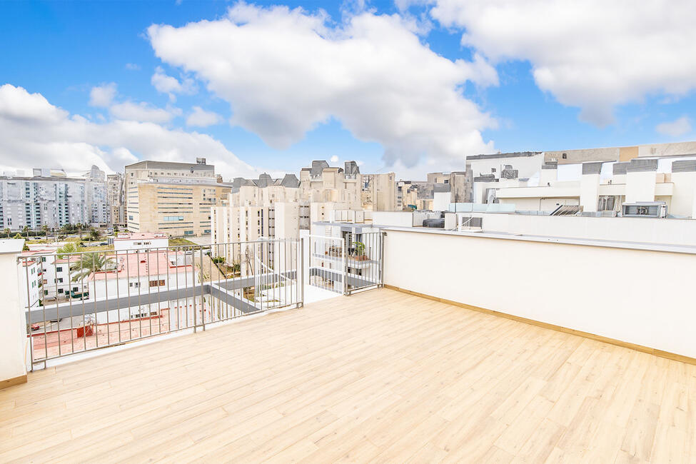 Neubau-Penthouse mit Meerblick in Palma