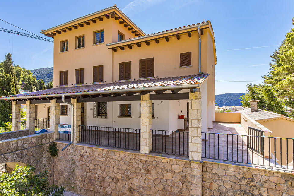 Casa señorial reformada con casa de invitados y gran zona de piscina en Valldemossa