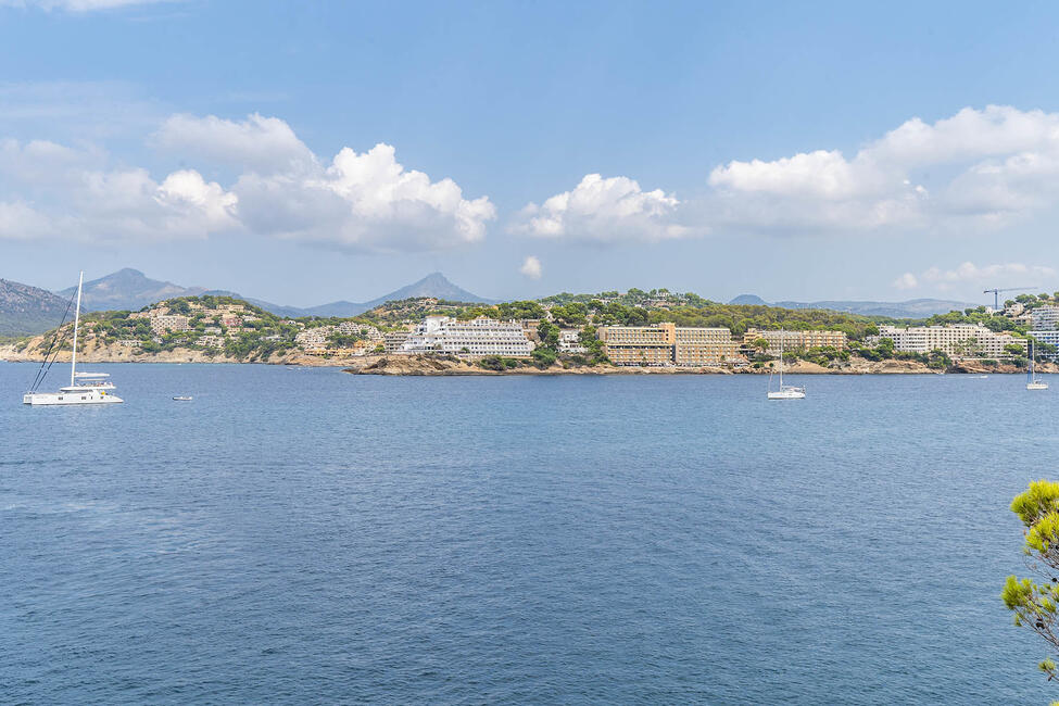 Attraktives Apartment mit Gemeinschaftspool in 1. Meereslinie von Santa Ponsa