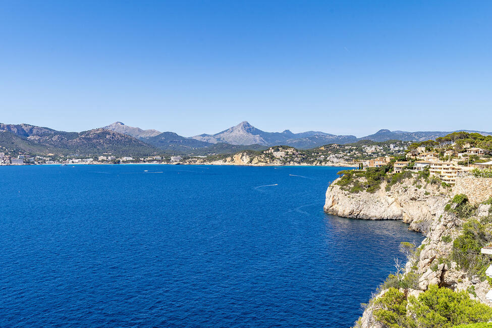 Fantastisches Penthouse in erster Meereslinie in Nova Santa Ponsa