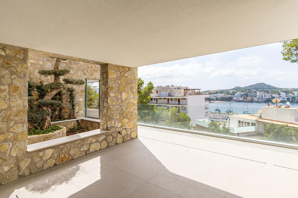 Luxuriöse Neubau-Villa mit Pool und Meerblick in Santa Ponsa