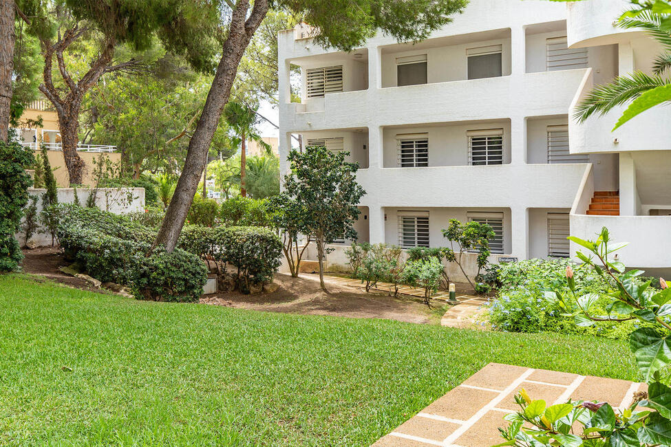 Attraktives Apartment mit Gemeinschaftspool in 1. Meereslinie von Santa Ponsa