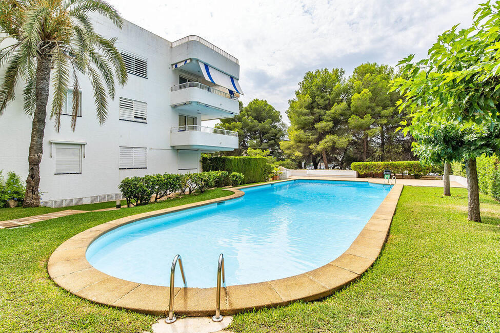 Attraktives Apartment mit Gemeinschaftspool in 1. Meereslinie von Santa Ponsa