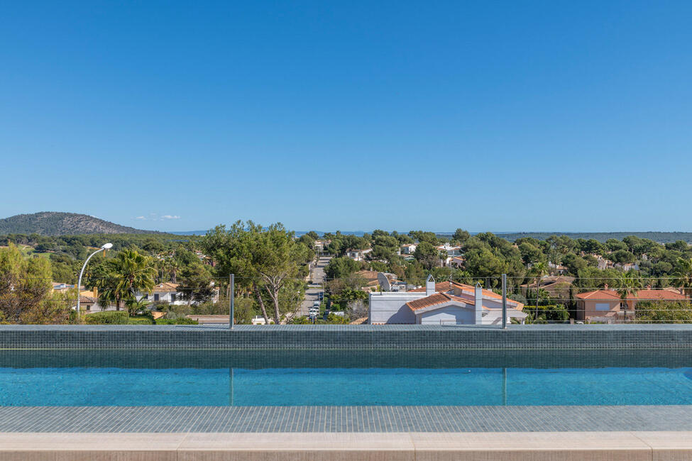 Luxuriöse Villa mit zwei Pools und Meerblick in Nova Santa Ponsa