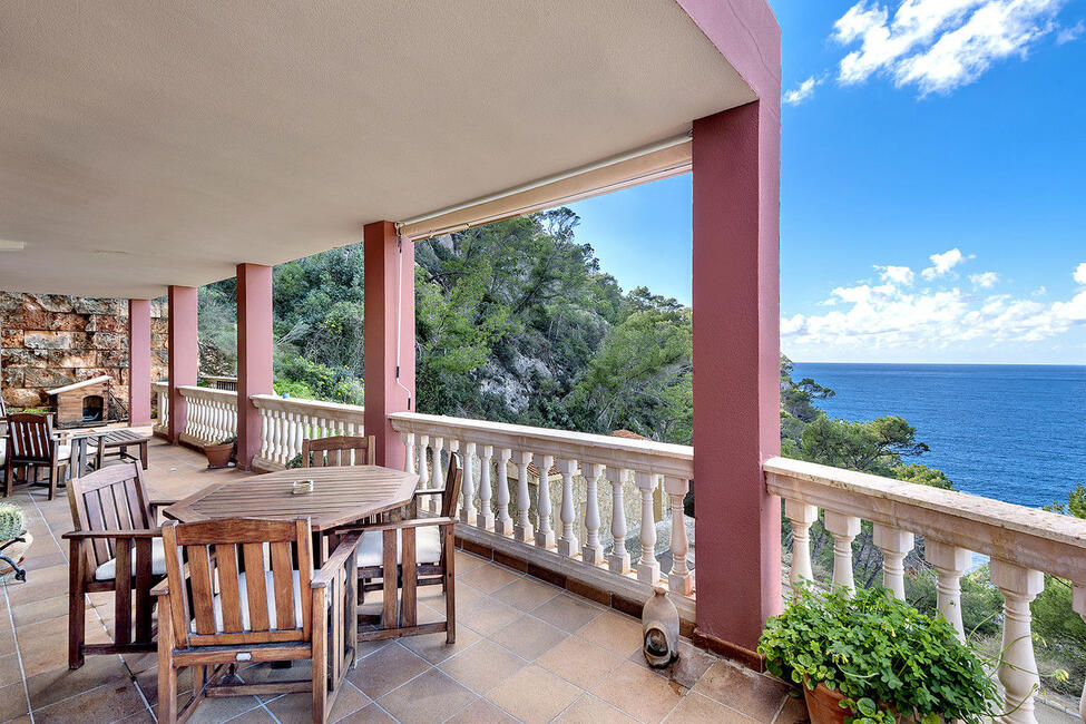 Traditionelle Meerblick-Villa mit Pool in Camp de Mar