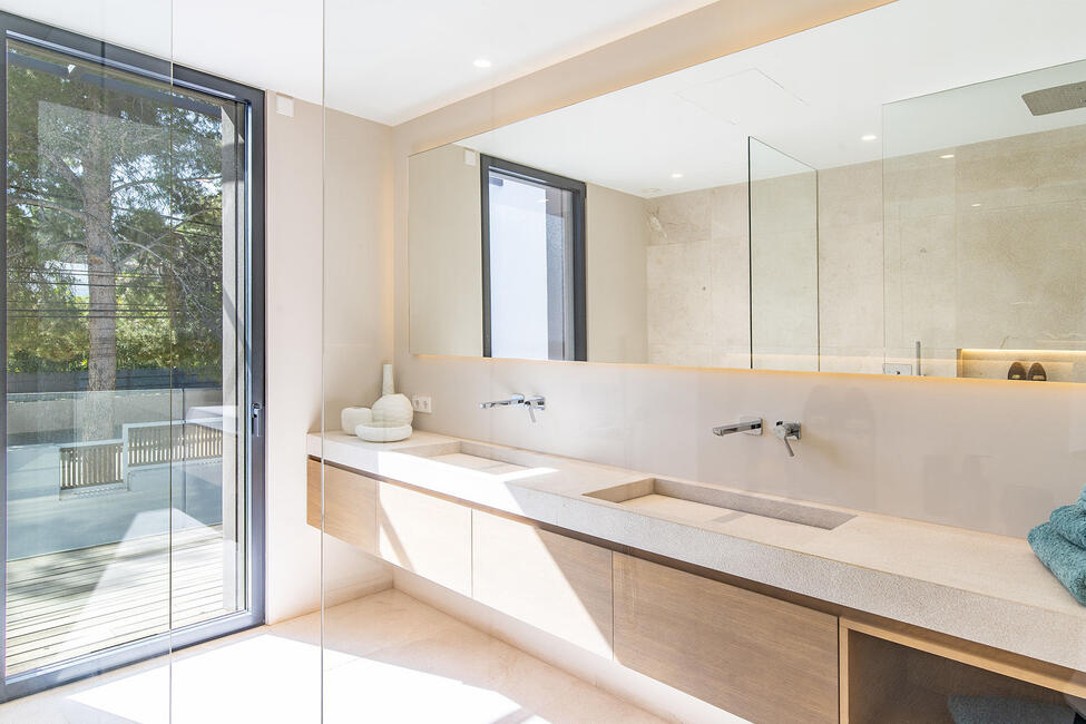 Beeindruckende Neubau-Villa mit Pool in Santa Ponsa