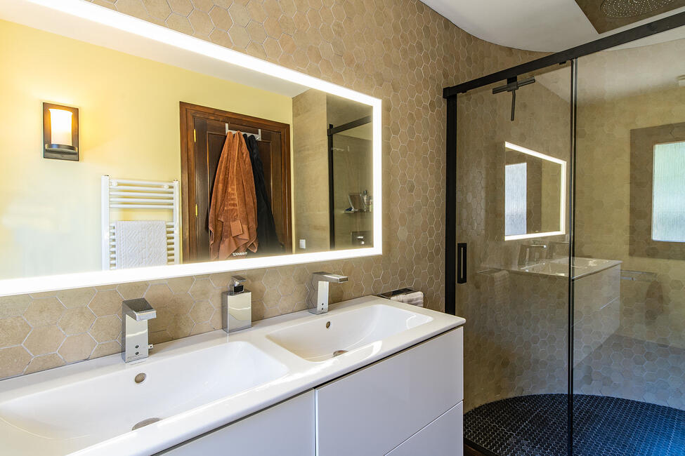 Sonnige und energiesparende Familienvilla mit Pool und Garage in Calvia