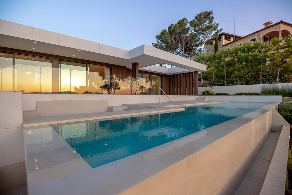 Moderne Luxus-Neubauvilla in 2. Meereslinie in Nova Santa Ponsa