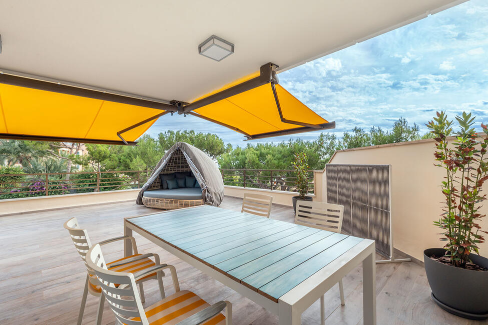 Renoviertes Erdgeschoss-Apartment mit Teilmeerblick in Portals Nous