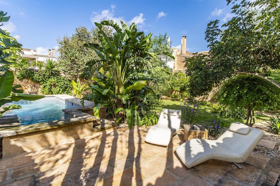 Hübsches, renoviertes Stadthaus mit Pool und Garten in Llucmajor