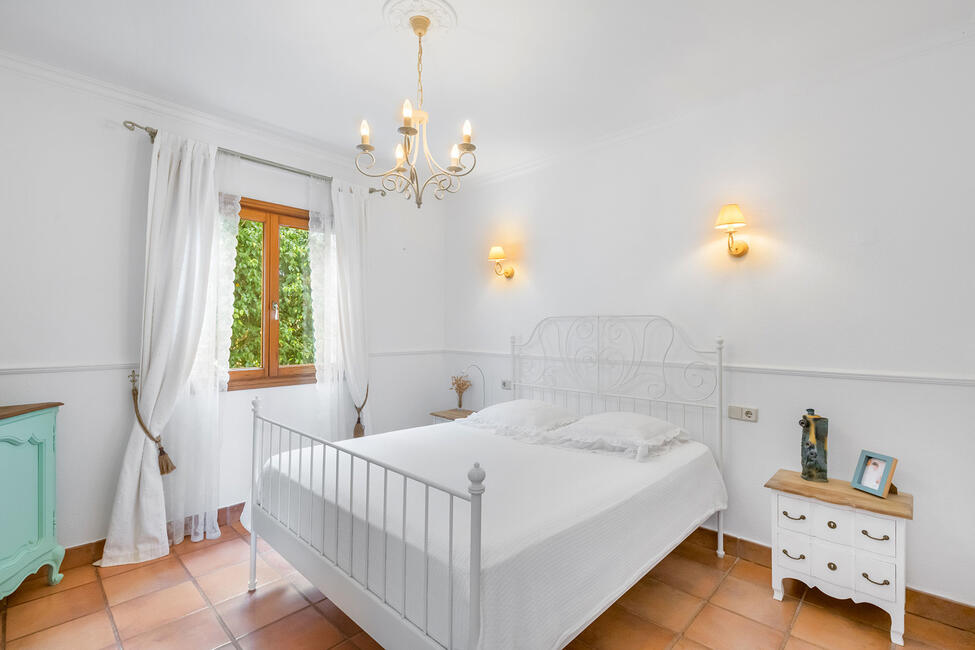 Gepflegte Finca mit Meerblick und Poolprojekt in Porto Cristo