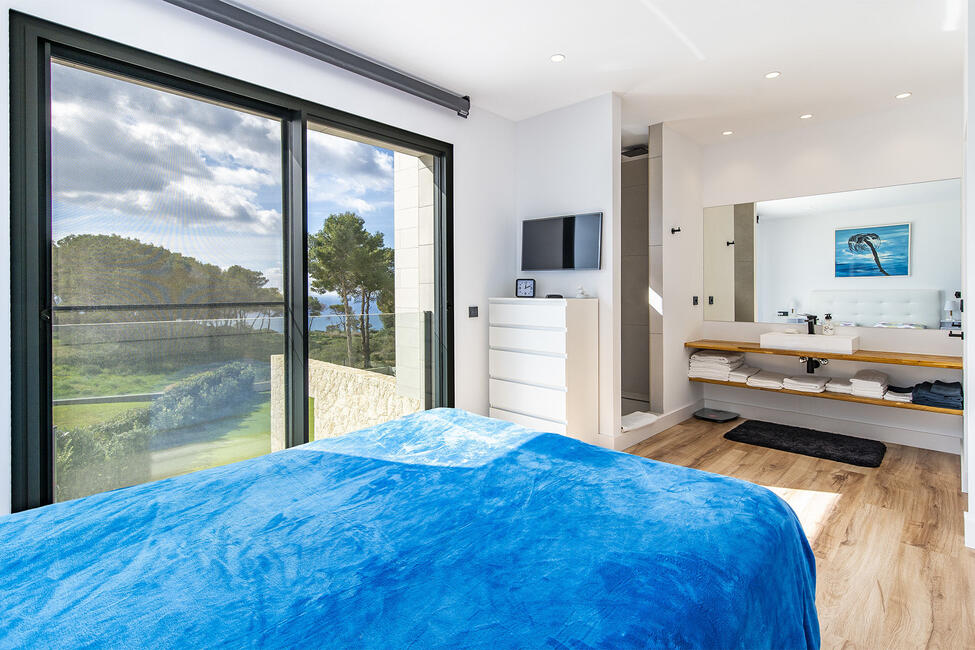 Sensationelle Villa in 1. Meereslinie in Puig de Ros