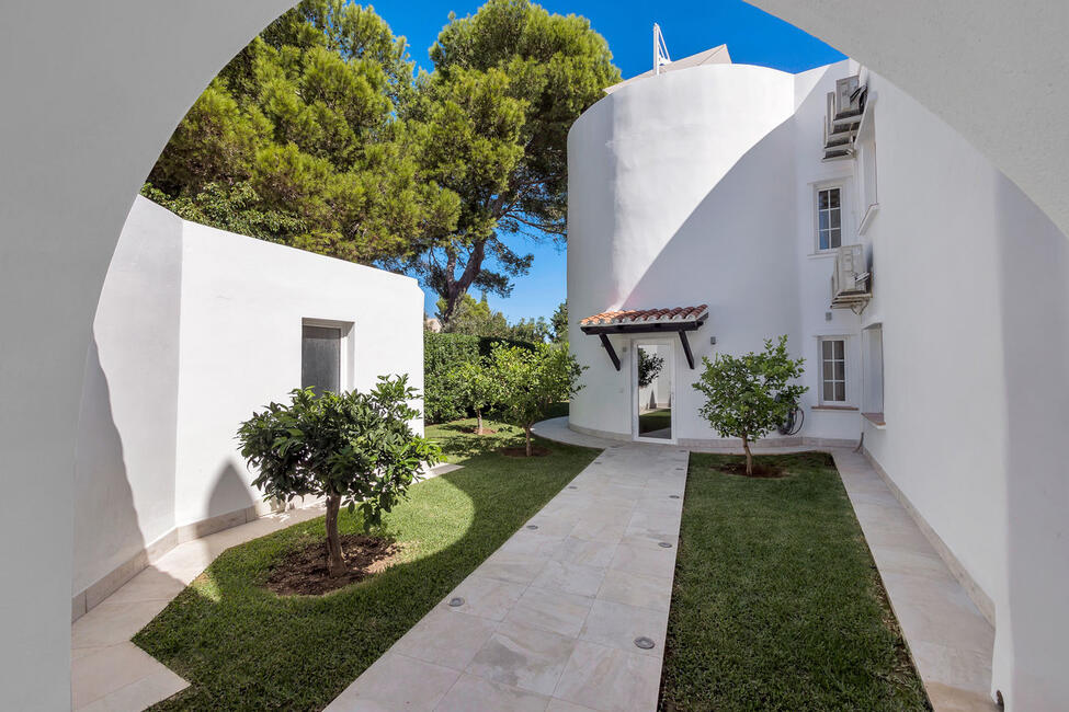 Villa in 2. Meereslinie mit fantastischem Meerblick in Sol de Mallorca
